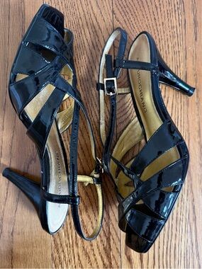 Arturo Chiang Black Soft Patent Leather Slingback Heels size 6.5